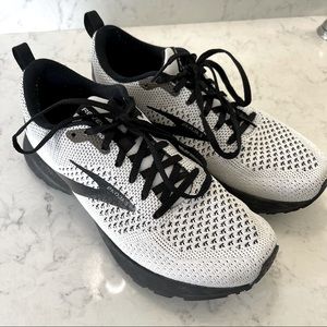 Brooks Revel 4